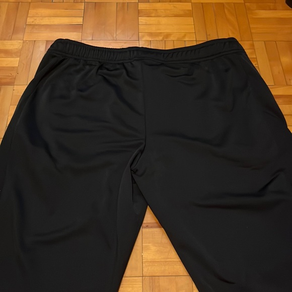 Black adidas joggers - Picture 5 of 5